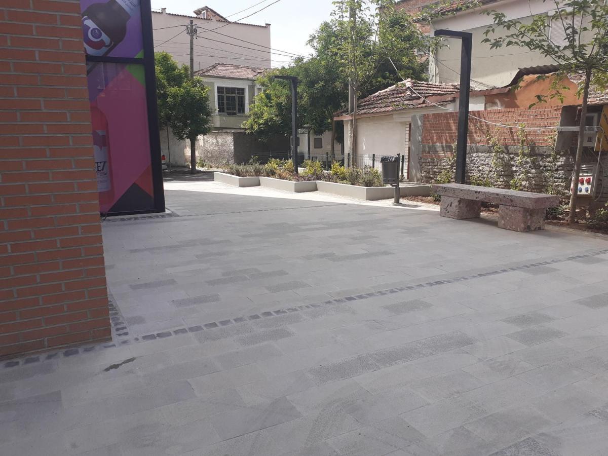 New Bazaar Violin Passion Apartment Tirana Bagian luar foto